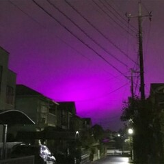 千葉市の空が紫色に染…