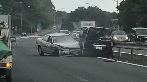 逆走車の事故 横浜横須賀道 横横道路 下り 逗子ic 衣笠ic間で逆走 まとめダネ