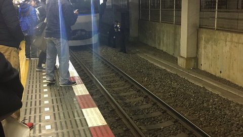 人身事故 相鉄本線 相鉄線 二俣川駅で人身事故の影響で運転見合わせ 目の前で人身事故 まとめダネ