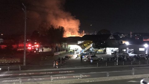 火事 愛知県岡崎市大平町市木付近で大きな火災 黒煙あがる レッドバロン後方の家が燃えてる まとめダネ