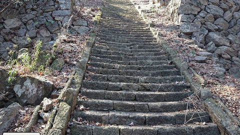 転落事故 琴平神社に初詣に来ていた77歳が階段の100段目付近で転落 どんな階段 栃木県栃木市柏倉町 まとめダネ