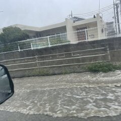 沖縄県豊見城市で冠水…