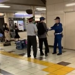 浅草線 日本橋駅で男…