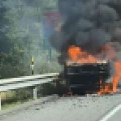 浜田自動車道で火災 …