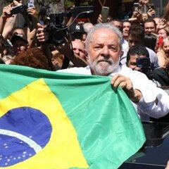 ブラジル大統領選　左…