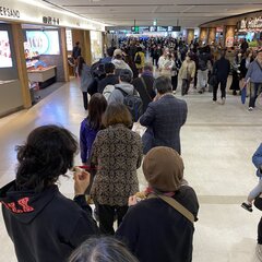 【待機列】福岡空港 …