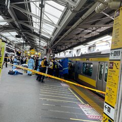 中央総武線 新宿駅人…