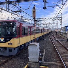 京阪本線 七条駅で人…