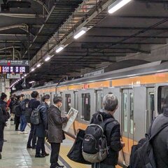 【中央線】荻窪駅でホ…
