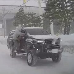 【動画】大雪の日、走…