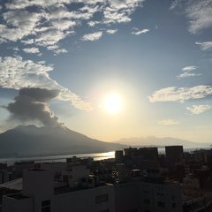 【噴火】桜島の南岳山…
