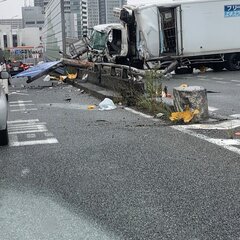 【事故】新御堂筋でト…