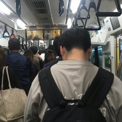 中央線 国分寺駅で人…