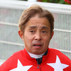 岩田康誠騎手 移動中…