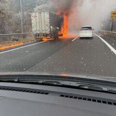 【事故】長野道 上り…