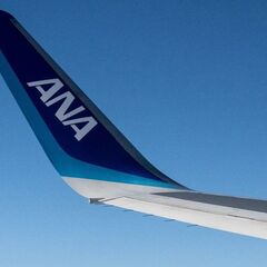 飛行機が飛んでる最中…