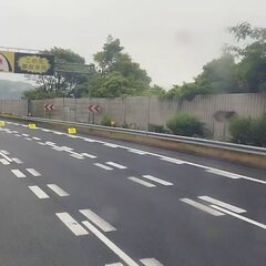 【事故】東名高速  上り 鮎沢PA～大井松田IC付近で事故「R32GTRが散ってる」現地の画像や動画まとめ