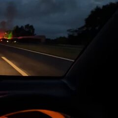 【車両火災】常磐道下り那珂インター付近で車両火災 通行止め 渋滞 現地の画像・動画まとめ