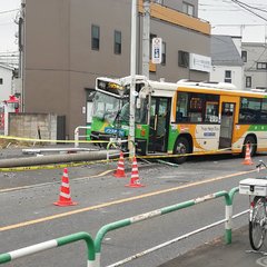 【事故】都営バスが事…