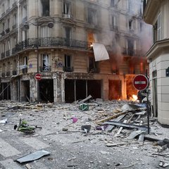【爆発】パリで大爆発…