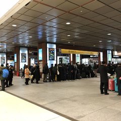 【大雪の金沢駅前中継…