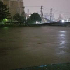 【大雨】新川が大雨の…