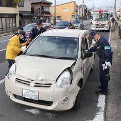 【事件】新潟市街を車…