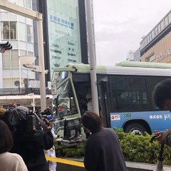 事故 京都 四条河原町交差点付近で市バスが歩道に突っ込む事故 3人怪我 まとめダネ