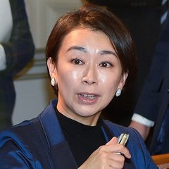 山尾志桜里に夫と息子…