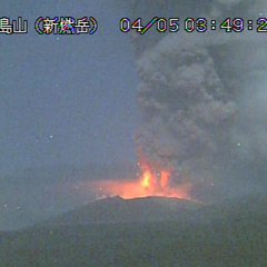 新燃岳 爆発的な噴火…