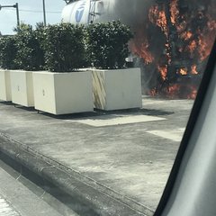 【車両火災】沖縄県中…