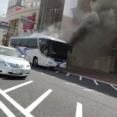 【バス火災】19日、…