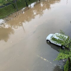 【氾濫】大雨で水位上…