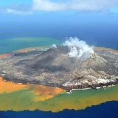 小笠原諸島の西之島、…