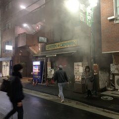 代々木上原駅付近で火…