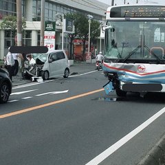 【事故】京急バスと乗…