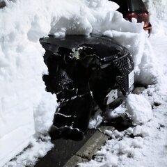 【悲報】車道にはみ出…